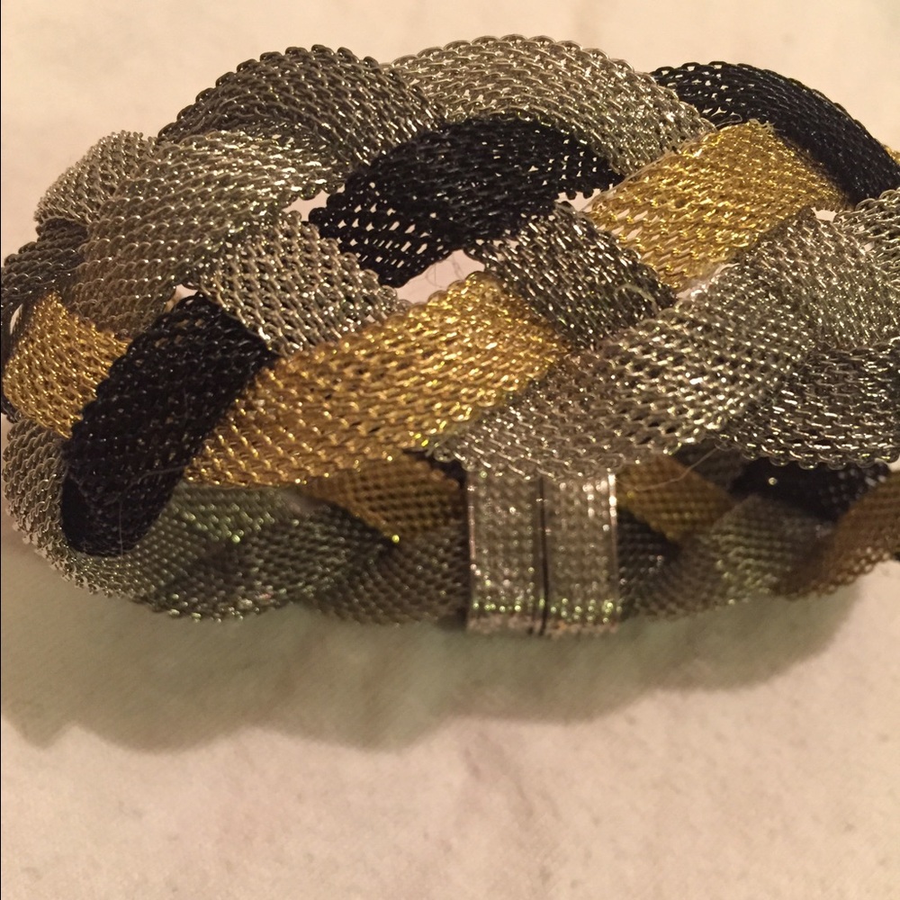 Braided magnetic bracelet